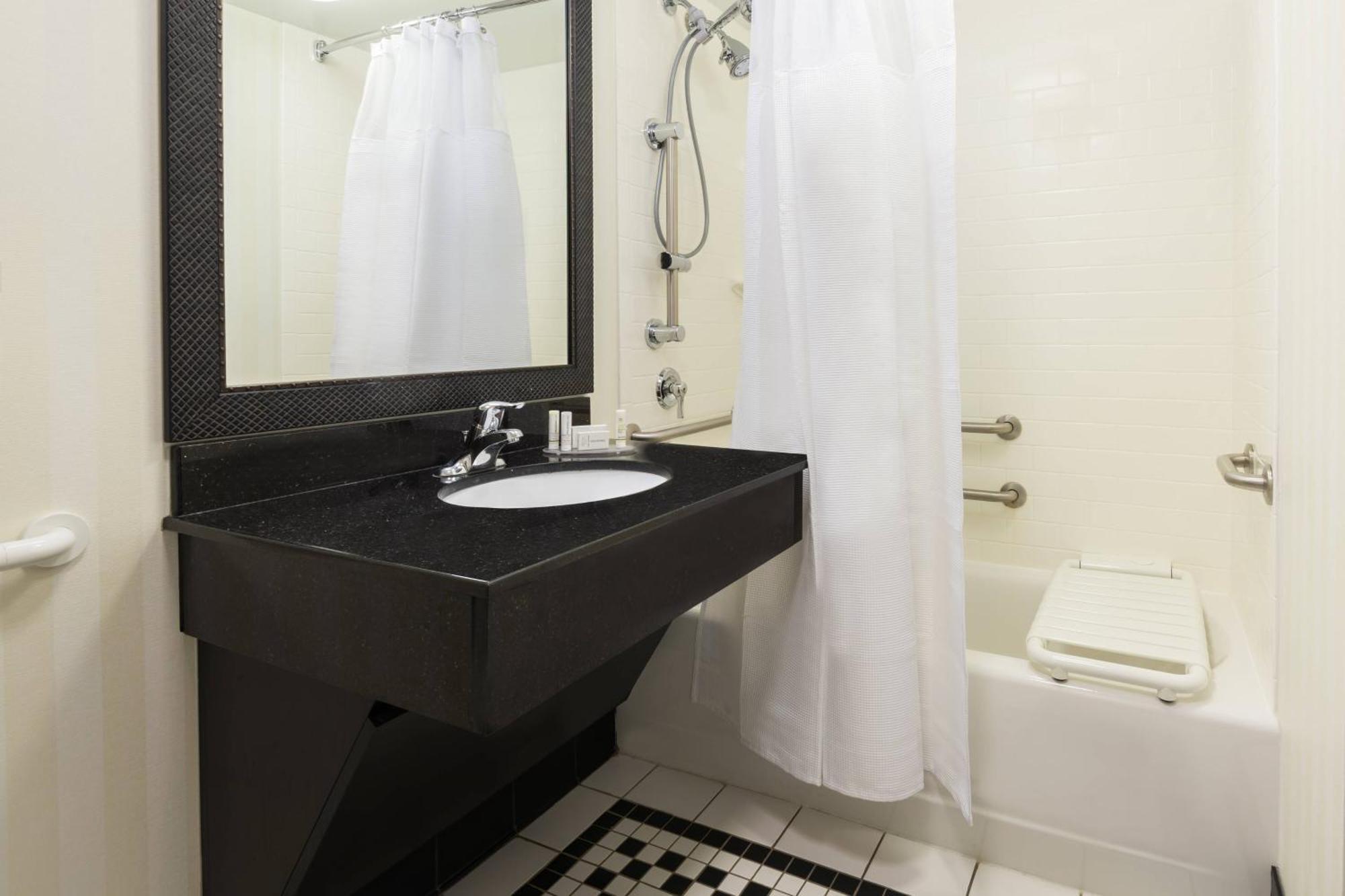 Fairfield Inn & Suites - Buffalo Airport Чиктовага Экстерьер фото